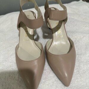 Anne Klein Tan Heels with Ankle Strap and Glossy Finish